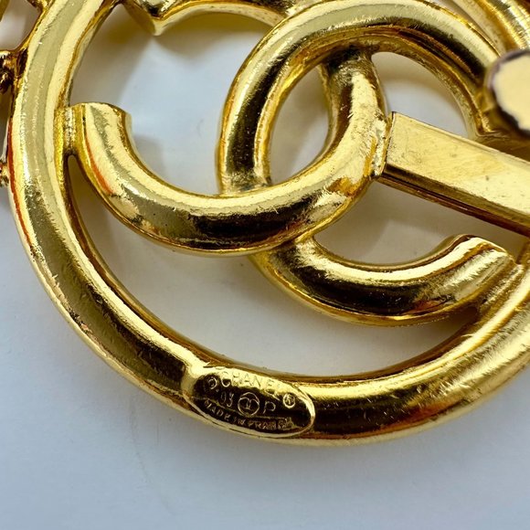 CHANEL 93P Vintage Yellow-Gold Logo CC Baroque Chain Belt - Picture 10 of 11